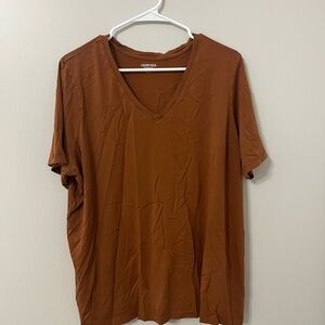 Lands end relaxed fit v-neck short sleeved shirt